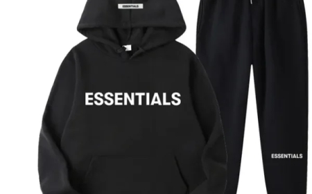 Essentials Hoodie: The Rise of Minimalist Streetwear