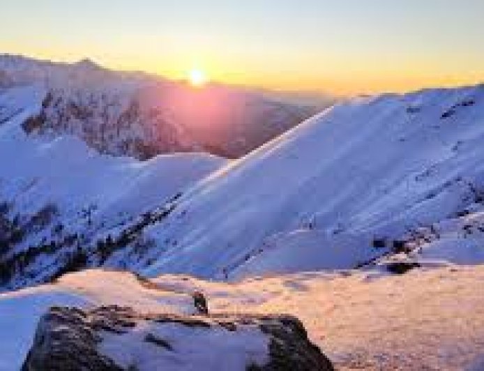 Kedarkantha Trek Guide (2025): Easy, Snowy & Unforgettable